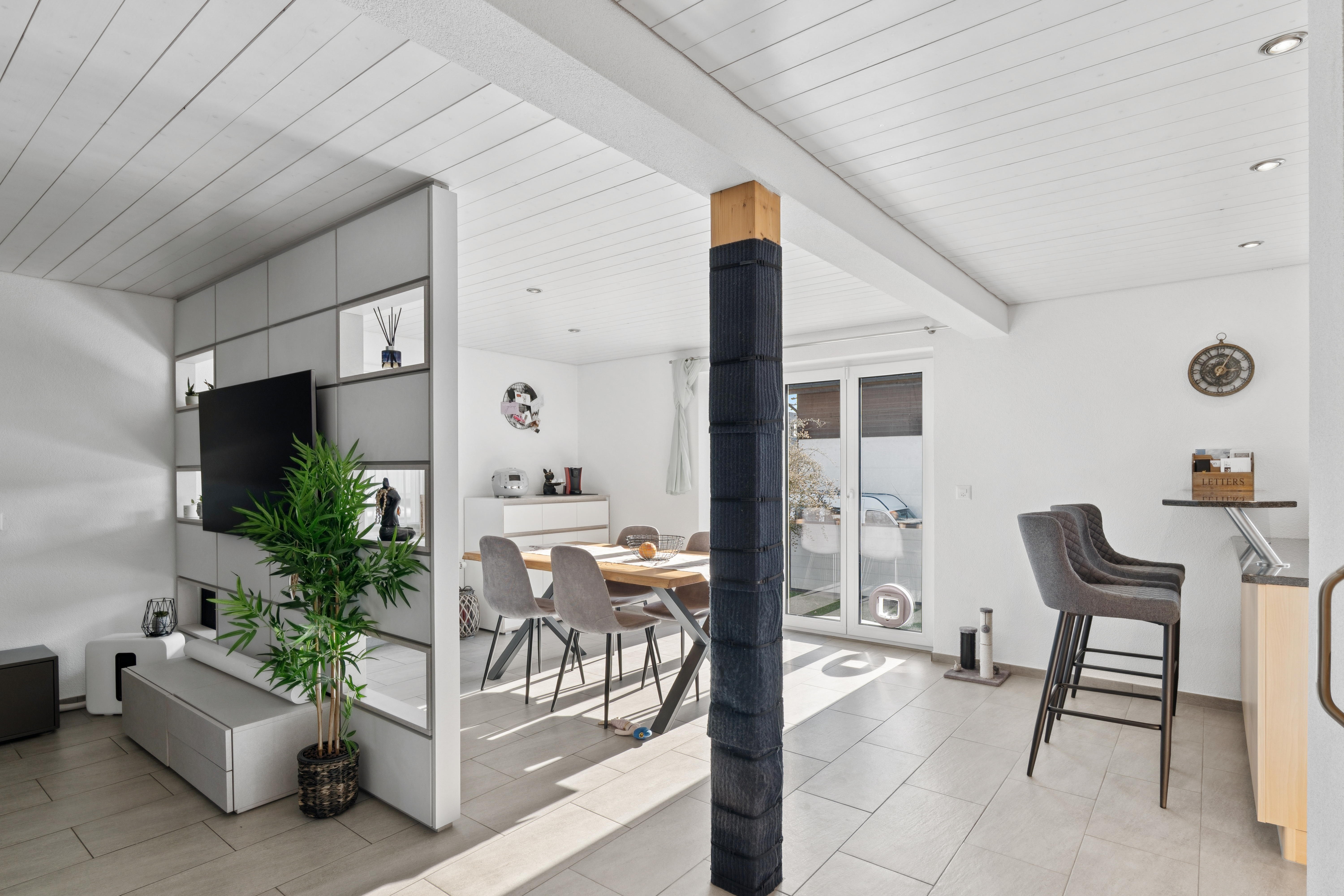 Living and dining area