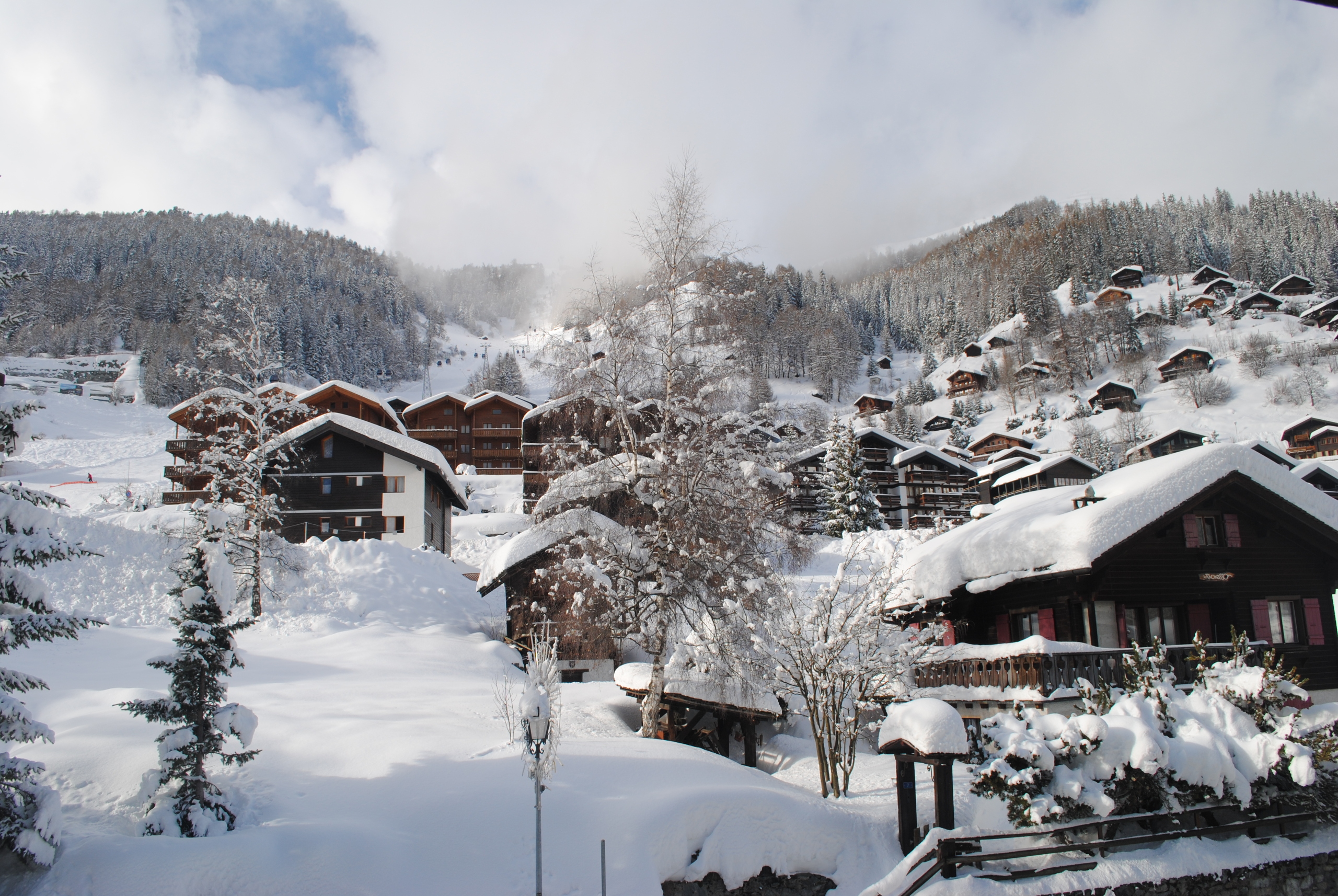 Vue du balcon sur les pistes  Vue du balcon sur les pistes