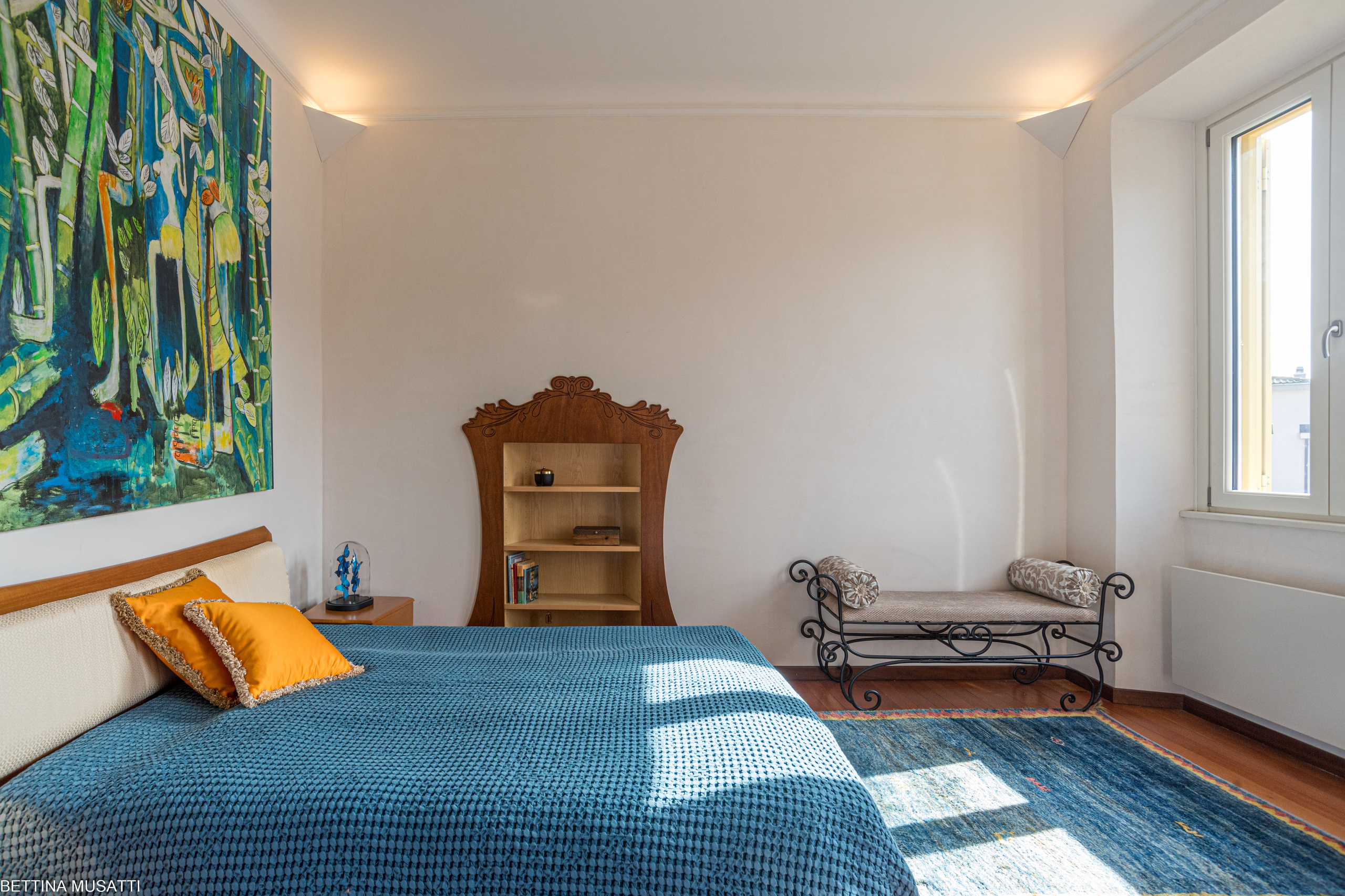 Interior view 8