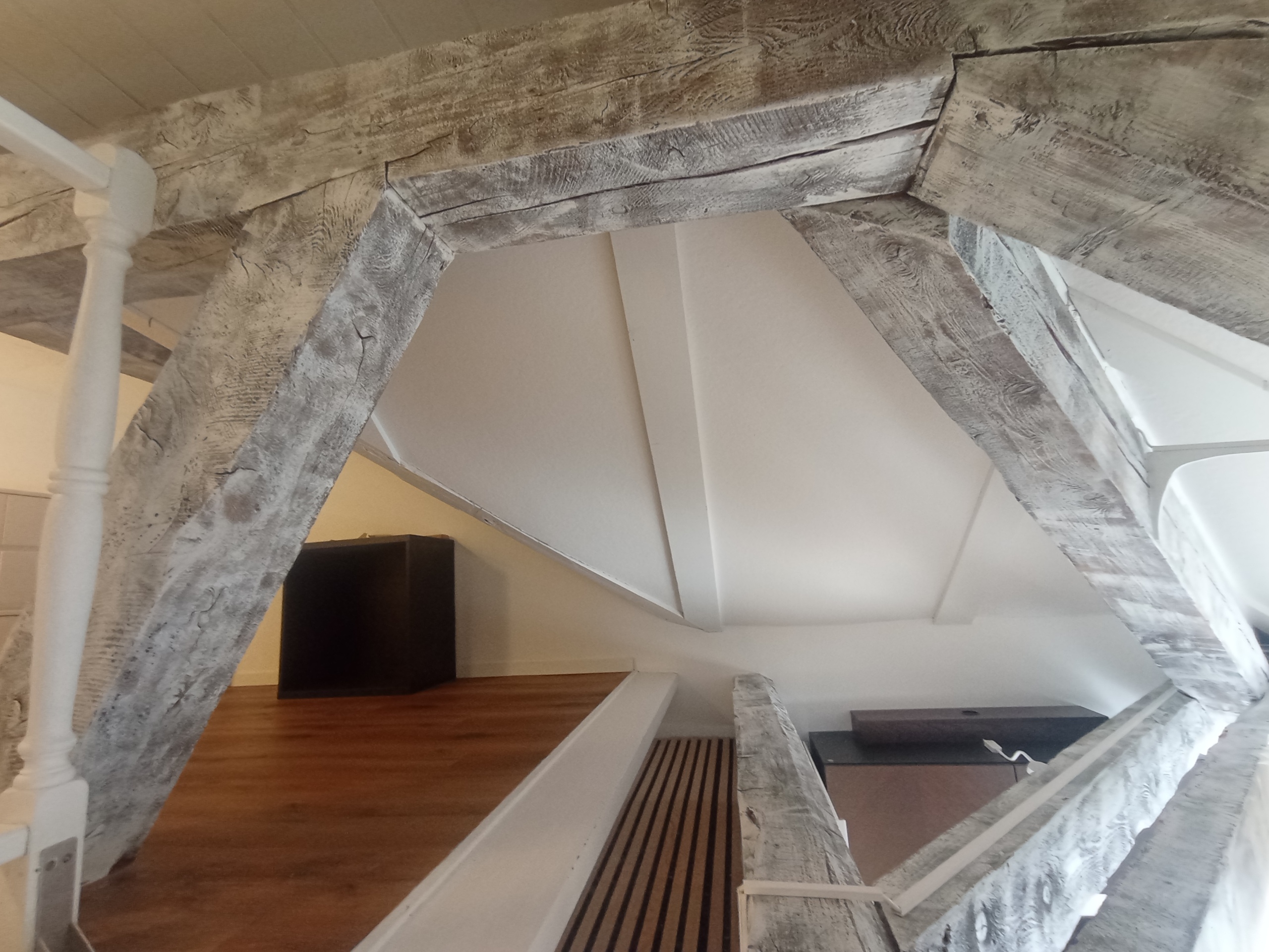 Mezzanine Mezzanine