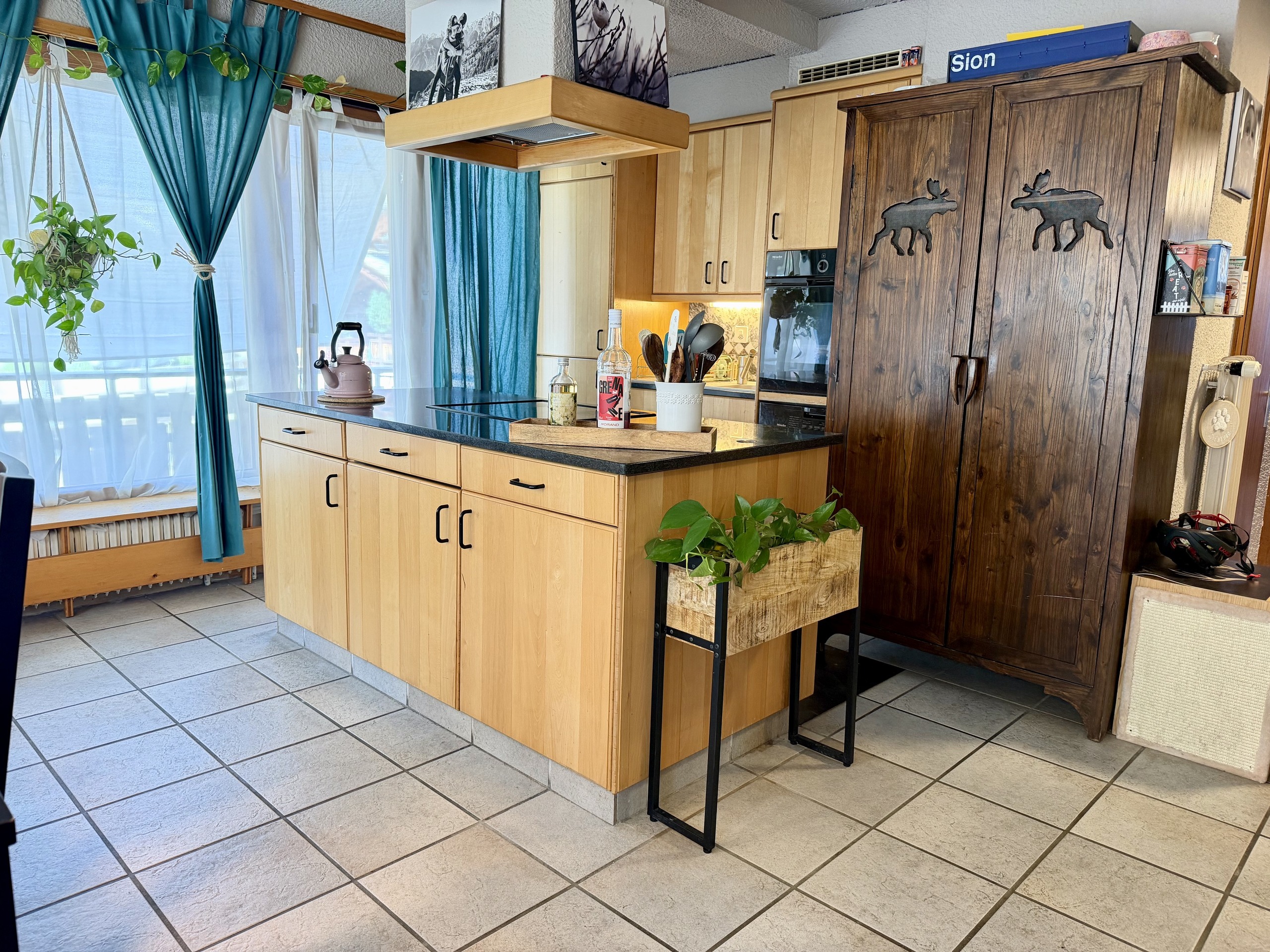 Interior view 2