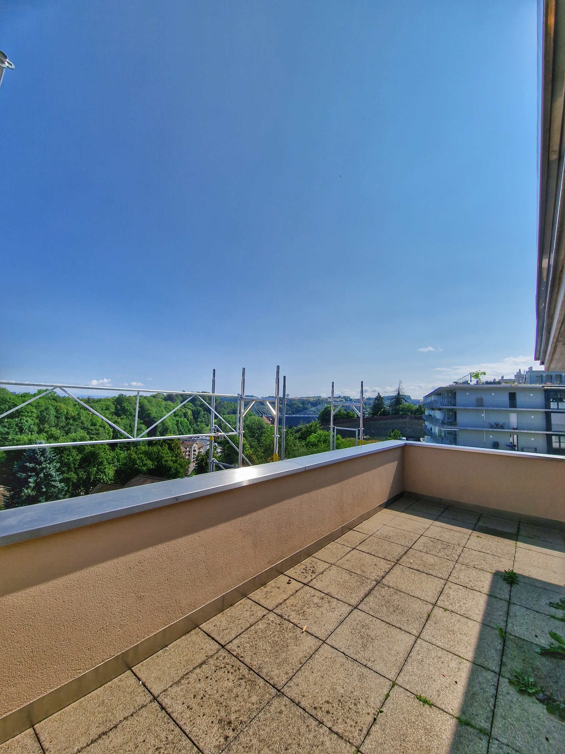 Magnifique terrasse Nord avec belle vue 