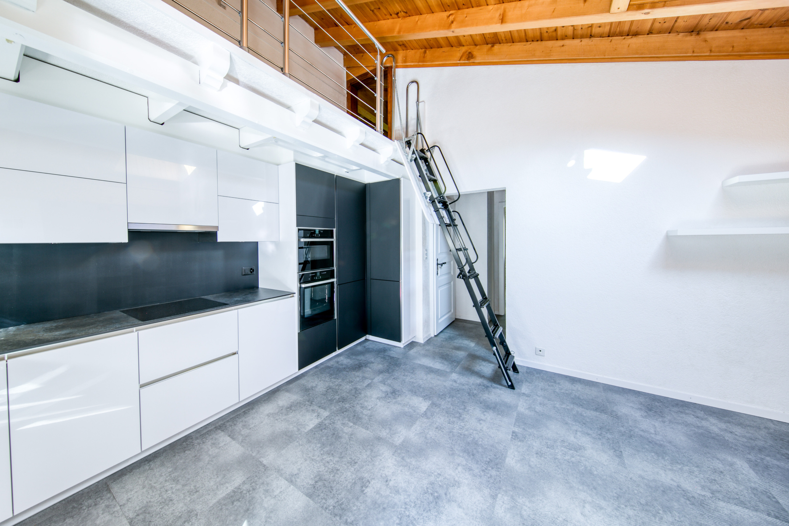 Interior view 4