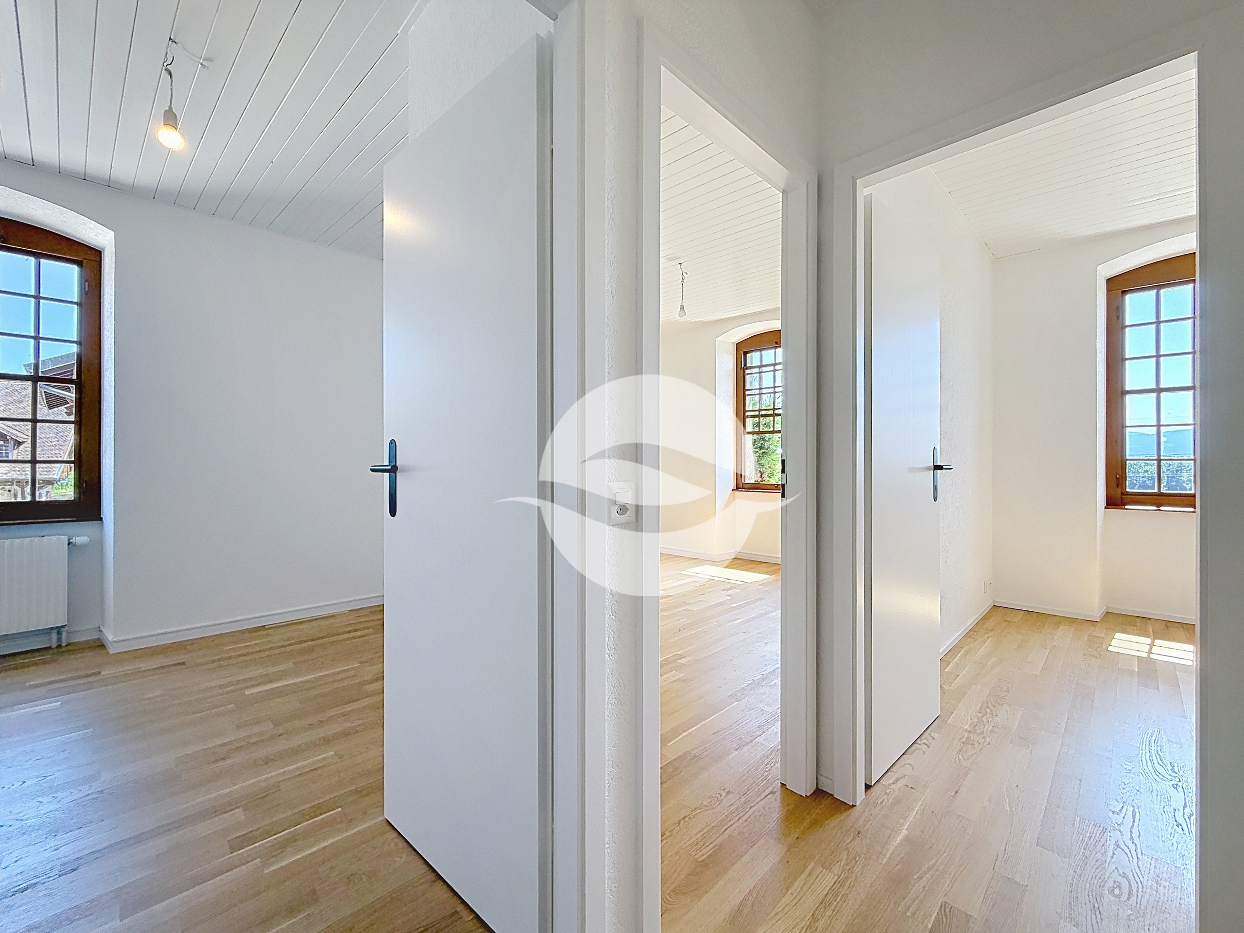 1er : Couloir de distribution 3 chambres et salle de bains 1er : Couloir de distribution 3 chambres et salle de bains