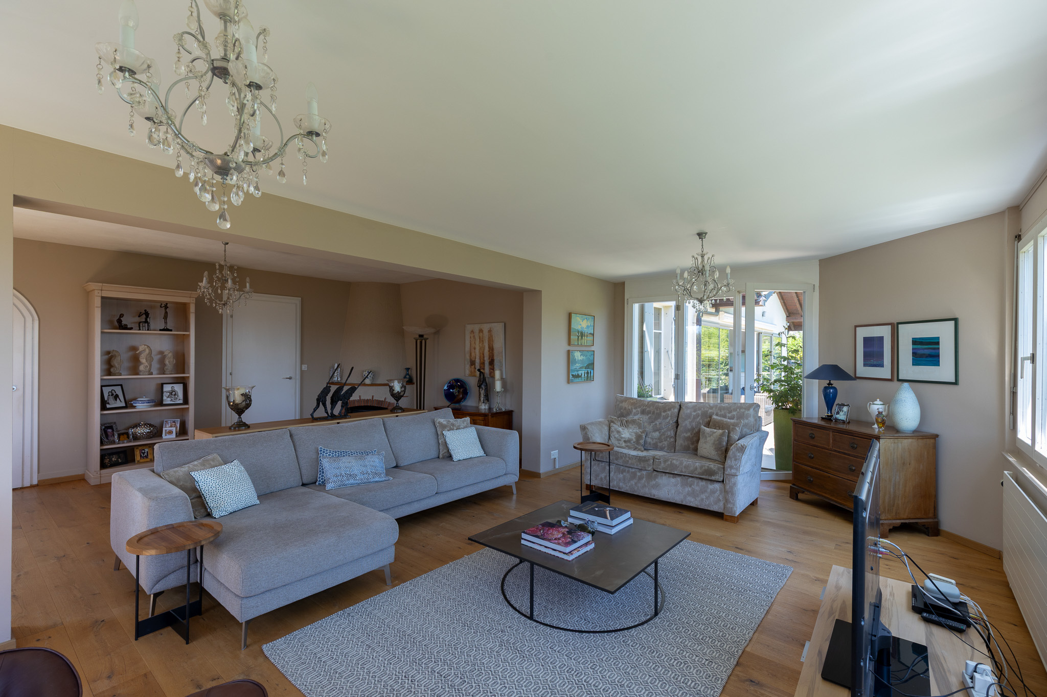 Interior view 4