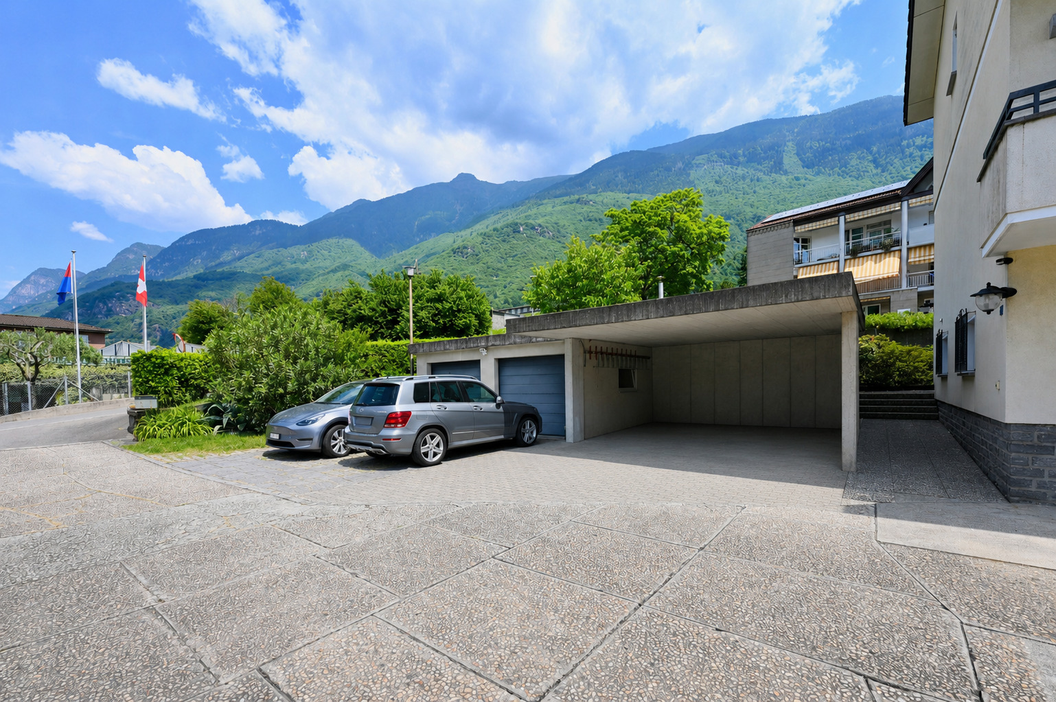 Exterior view 5