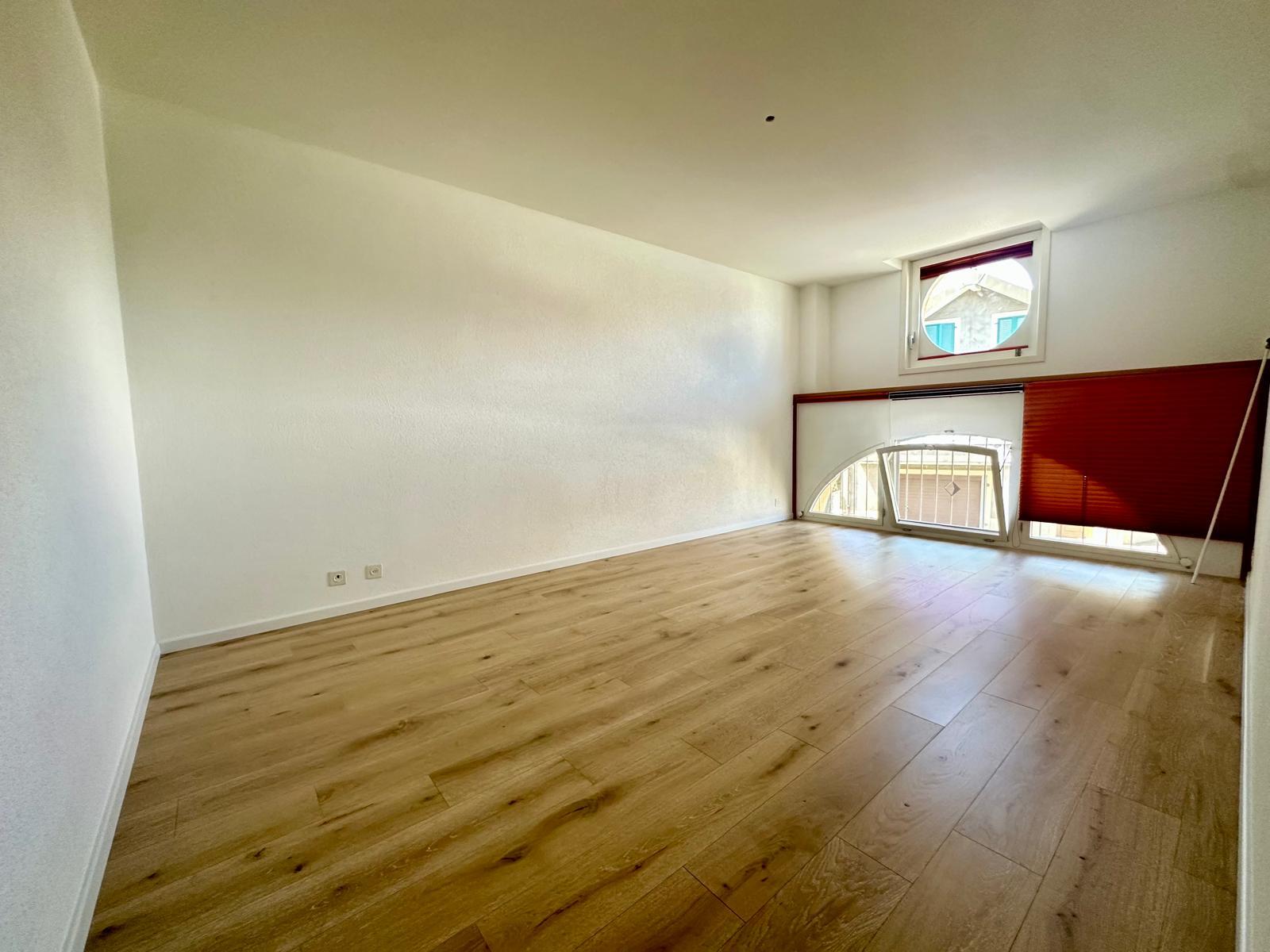 Interior view 5